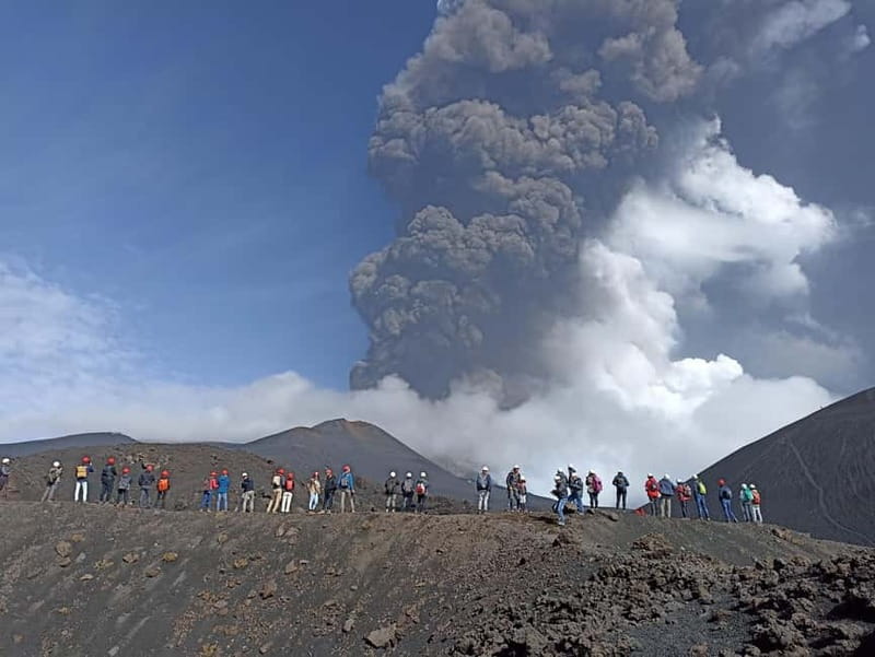Mount Etna: Central Crater (3,340 meters) with Jeep and Trek - A lunch break before the descent