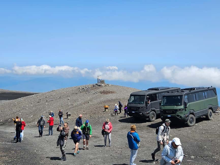 Mount Etna: North Upper Craters Guided Tour by 4x4 with Trek - Umberto and Margherita offer the first short walk