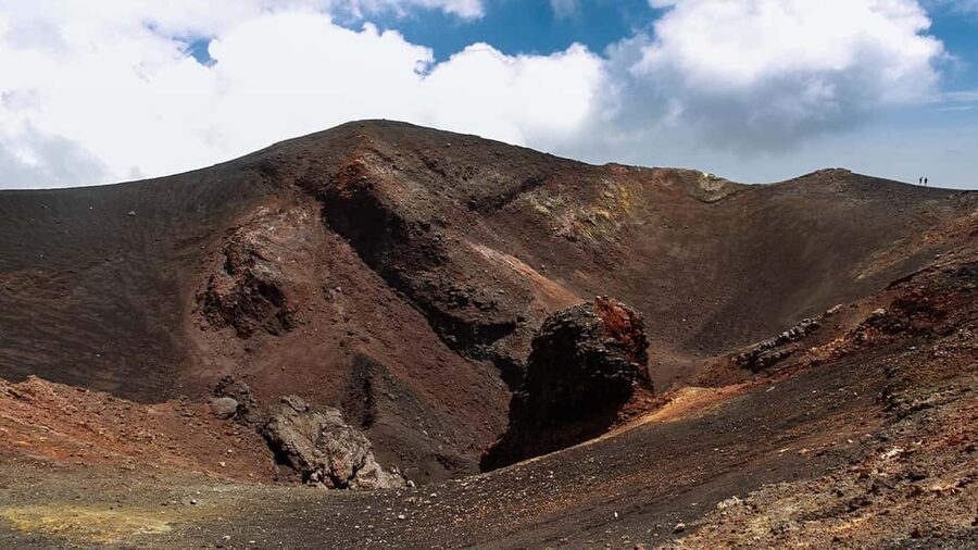 Mount Etna: trek with vintage car, tasting sicilian produtcs - Why this Etna tour feels different