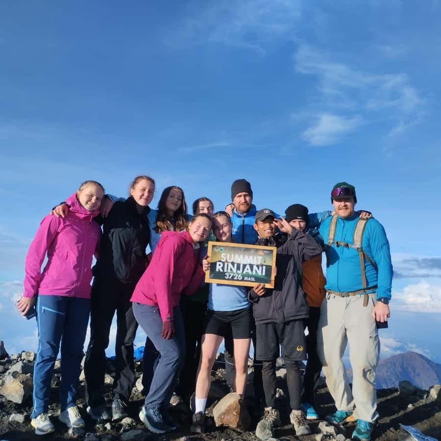 Mount Rinjani: 2-day 1-night Guided Summit Trek with Meals - Starting out from Lombok