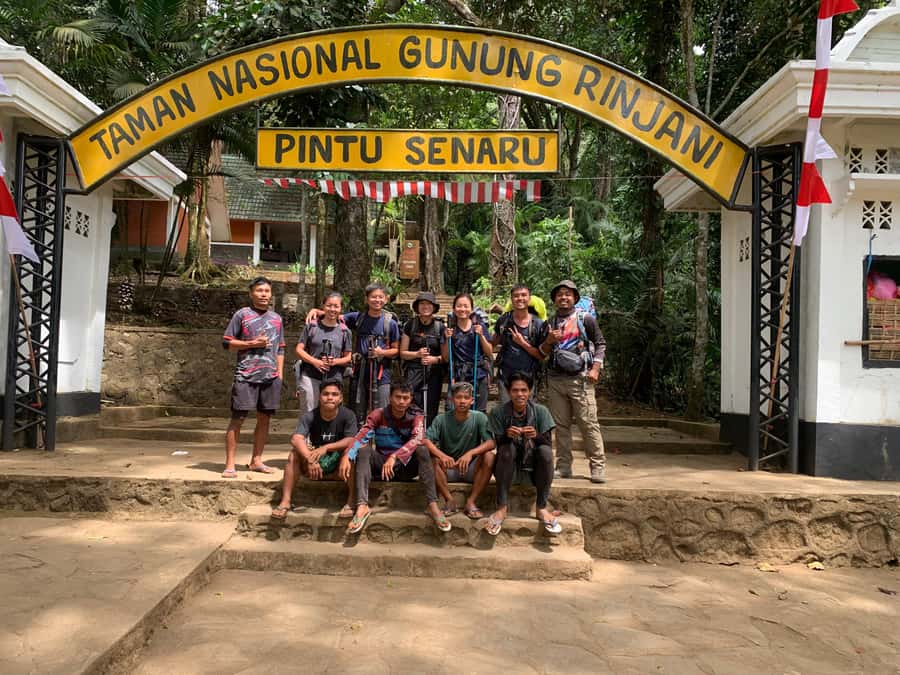 Mount Rinjani 2-Day Trek to Senaru Crater Rim - Food, porters, and the service that matters