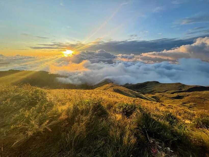Mount rinjani One day trek with surise - Lunch, supplies, and the return walk