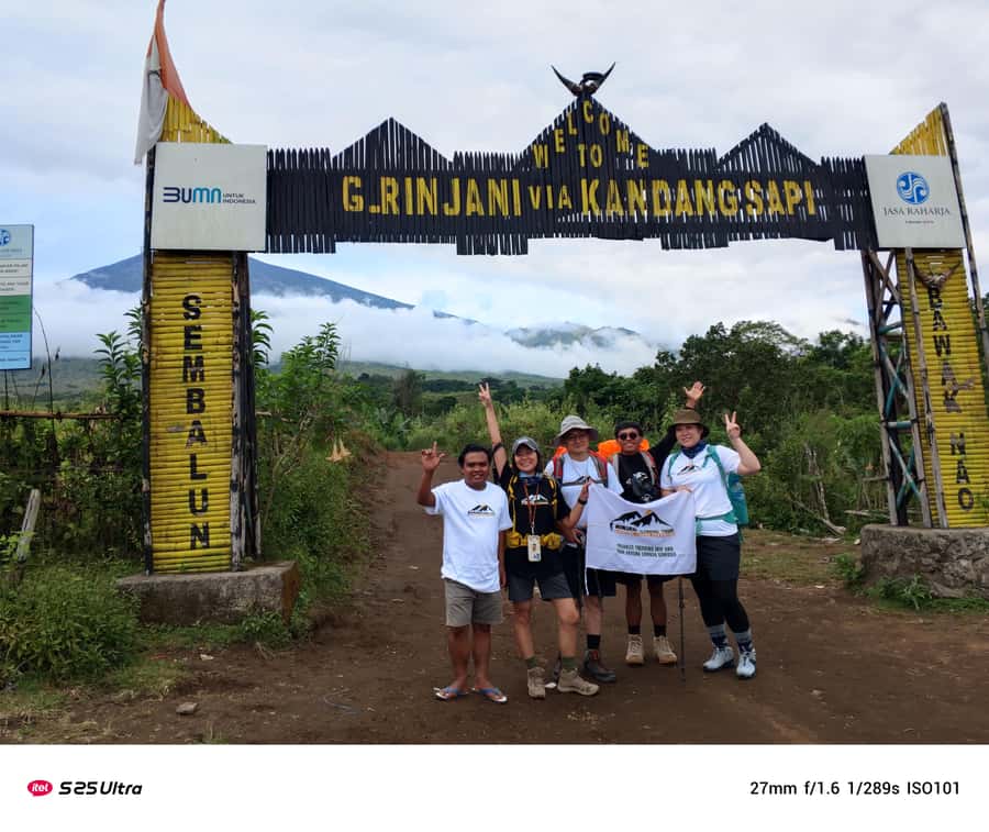Mount Rinjani Trekking: 2D/1N Hike To Summit 3726m Full View - Day One: Sembalun to the Crater Rim