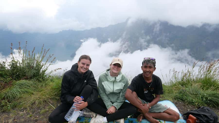 Mount Rinjani Trekking 2D/1N Summit Sunrise & Sunset Views - Reaching the crater rim before sunset