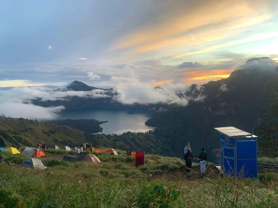Mount Rinjani Trekking 2D/1N Summit Sunrise & Sunset Views - What the $200 package covers