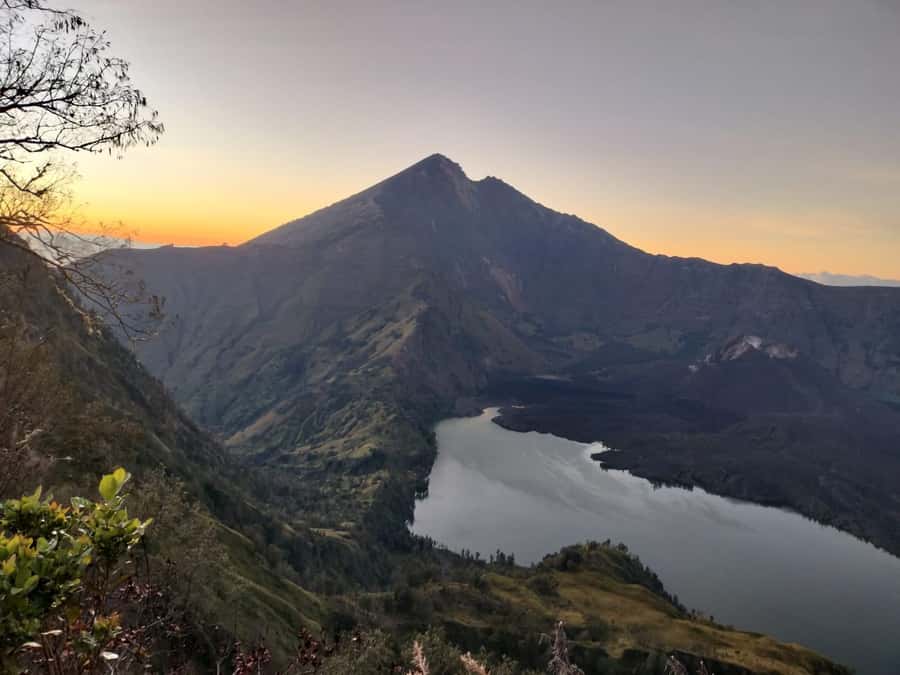 Mount Rinjani Trekking 2D/1N Summit Sunrise & Sunset Views - Who should book this Mount Rinjani trek?