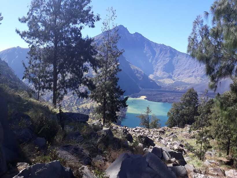 Mount Rinjani Trekking 3D/2N Lake,Host Spring Full Experiece - The second camp at Senaru crater rim