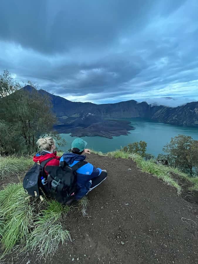 Mount Rinjani Trekking 3Days/2nights Summit Lake Hotspring - Day 2: The 3,726-meter summit before breakfast