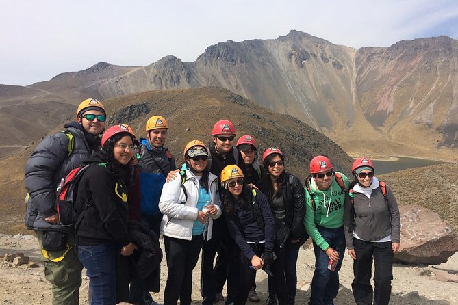 Mountaineering to the Nevado de Toluca (altitude 4680m) - Crossing the crater to the lagoons