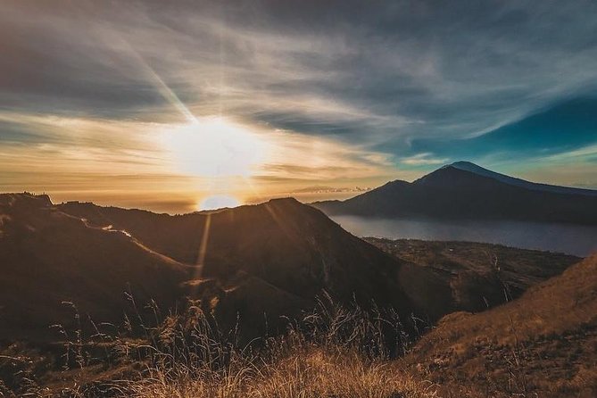 Mt batur Sunrise Trekking and Natural Spring Tour - What the climb feels like in the dark