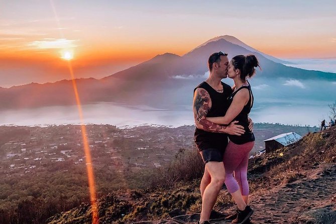 Mt batur Sunrise Trekking and Natural Spring Tour - Reaching the summit before sunrise