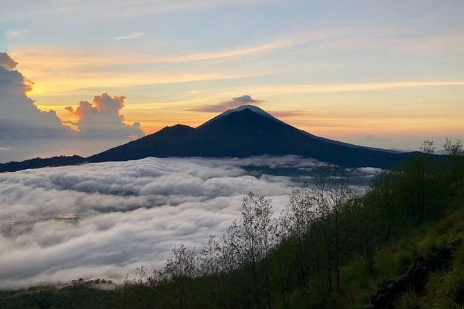 Mt Batur Sunrise Trekking Tour - Starting the Mount Batur climb