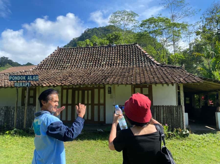 Mt. Merapi Majesty: Soft Trek and Botanic Village Tour - Tea, coffee, and snacks at a local home