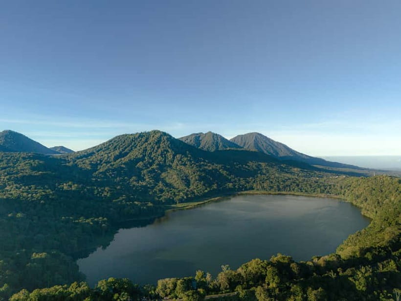 Munduk Jungle Trek: Twin Lakes View, Temple and Waterfall - Walking through Tamblingan rainforest