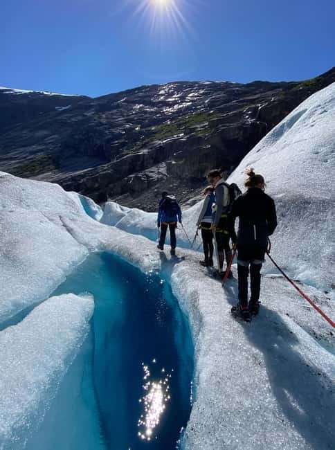 Nigards: Kayaking and Glacier Hike - Key things to know before you book