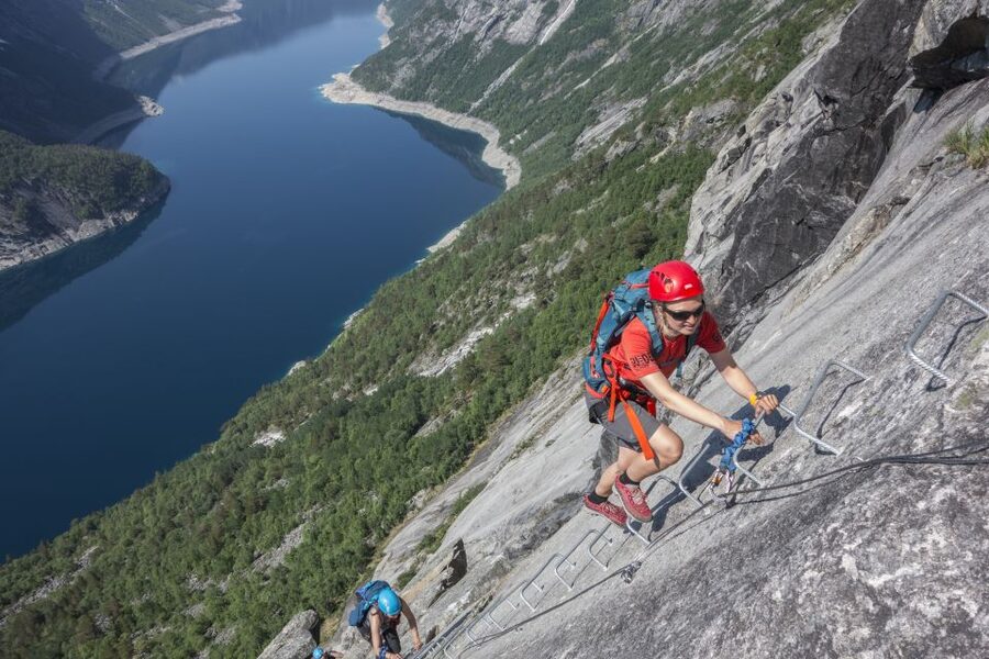 Odda: Full-Day Trolltunga Via Ferrata & Sky Ladder Adventure - The first 4 kilometers beside Ringedalsvatnet