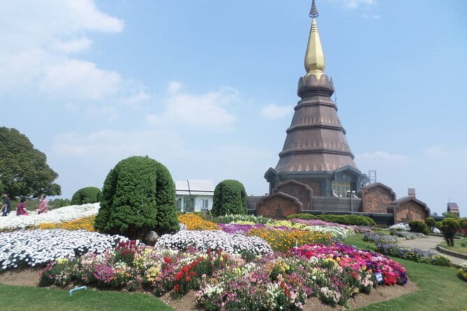 One day Doi Inthanon National Park & Trekking on Kew Mae Pan - Wachirathan Falls Adds a Short, Easy Stop