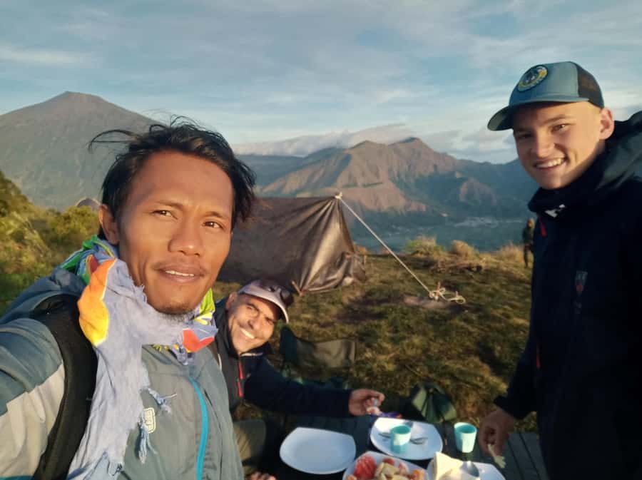 Pergasingan Hill Trek: Unveiling the Beauty of Sembalun - Breakfast at a local warung