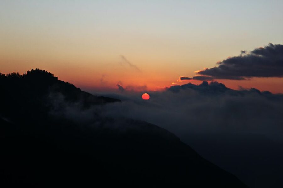 Pokhara: 3-Day Ghorepani, Poon Hill and Ghandruk Guided Trek - Food, lodges, and daily comfort