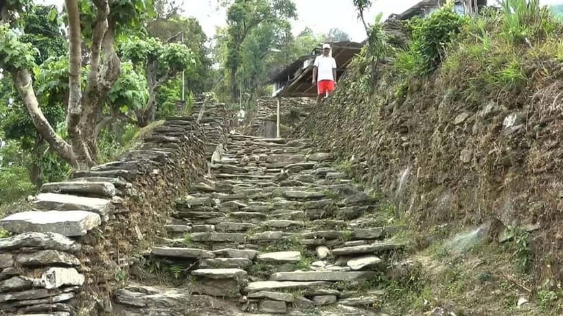 Pokhara: Annapurna Foothills Day Hike with Transfers - The descent to Phedi and Ghattekhola