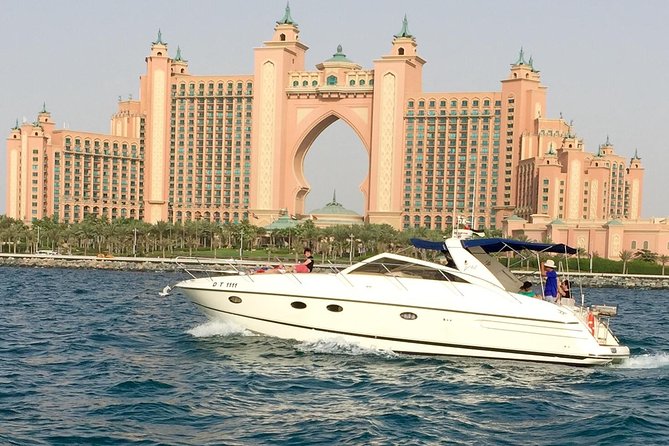 Private Luxury Everest Yacht Cruise from Dubai Marina - What this private Dubai cruise is really like