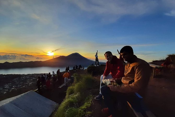 Private Mount Batur Sunrise Trekking - Guides, photos, and help on the trail