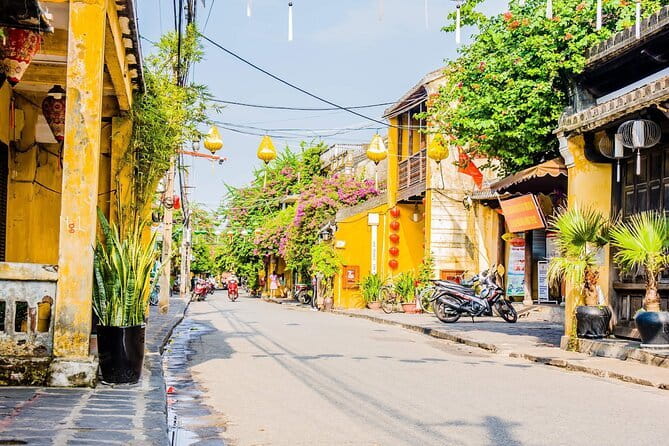 Pu Luong Amazing Trekking Village,Rafting,Swimming, Lunch on Boat - The 4-kilometer walk to Cham Stream