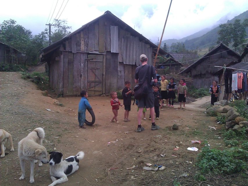 Sa Pa: 6-Hours Muong Hoa Valley Trek with Local Ethnic guide - Guide quality and group size