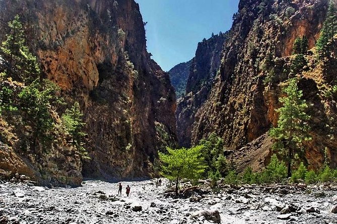 Samaria Gorge Trek: Full-Day Excursion from Chania with Guide - Starting at the top of Samaria Gorge
