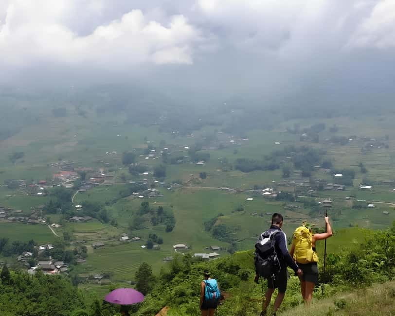 Sapa 1 Day Long Trek: Trek to Hau Thao and Sa Seng Villages - A family lunch gives the day a welcome pause