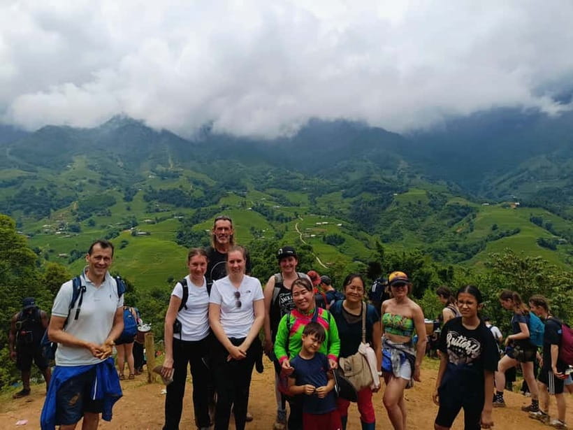 Sapa 1 Day Long Trek: Trek to Hau Thao and Sa Seng Villages - Down through Hang Da and the Black Hmong countryside