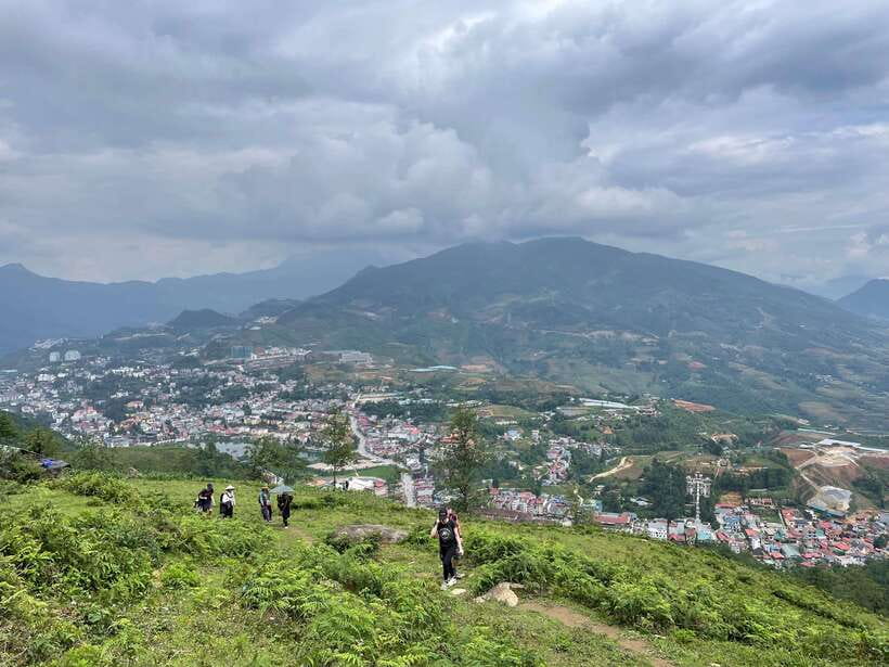 Sapa: 1-Day Trek to Mountain, Local Villages & Rice Terraces - Lunch and village life in Hang Da