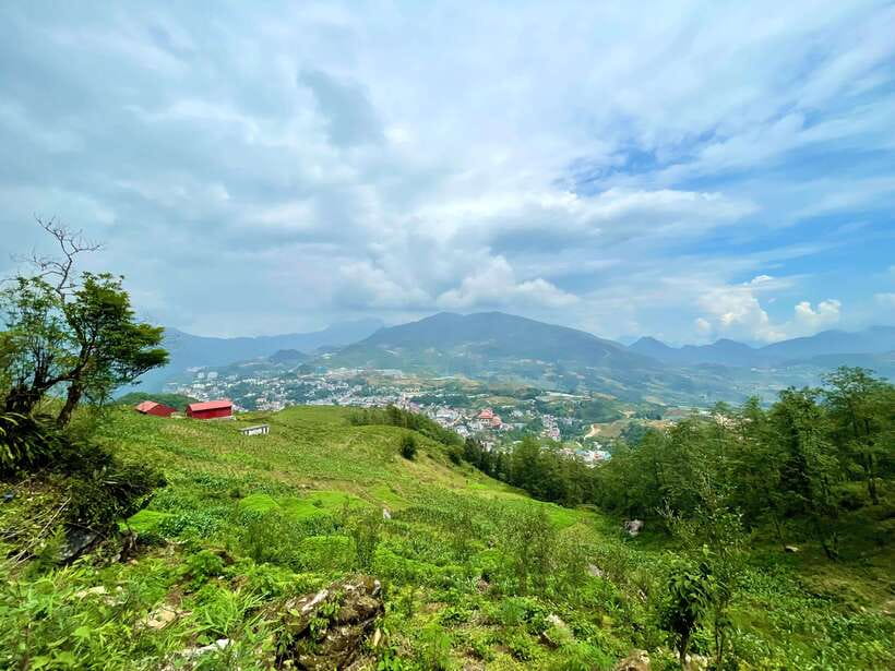 Sapa: 1-Day Trek to Mountain, Local Villages & Rice Terraces - Bamboo trails, Hau Chu Ngai, and the valley below