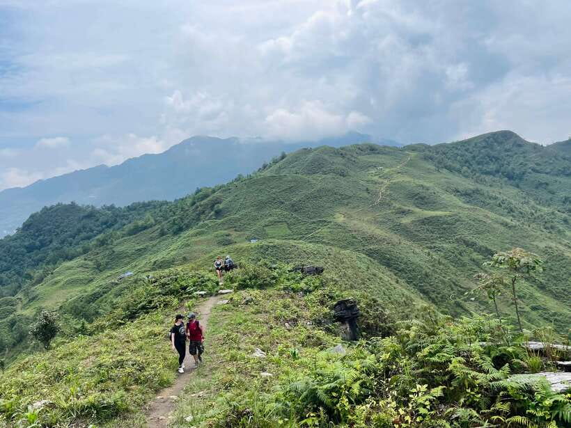 Sapa: 1-Day Trek to Mountain, Local Villages & Rice Terraces - How difficult is the six-hour route?