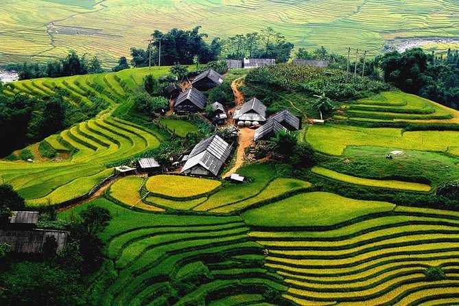 Sapa 3 Days 2 Nights Trekking Tour From Hanoi (2 Nights in Hotel) - Lunch, showers, and free time in Sapa