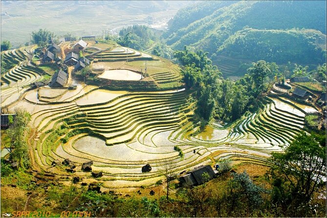 Sapa 3 Days Trekking Tour By Bus from Hanoi (2 Nights in Hotel) - Ta Phin and the Red Dao villages