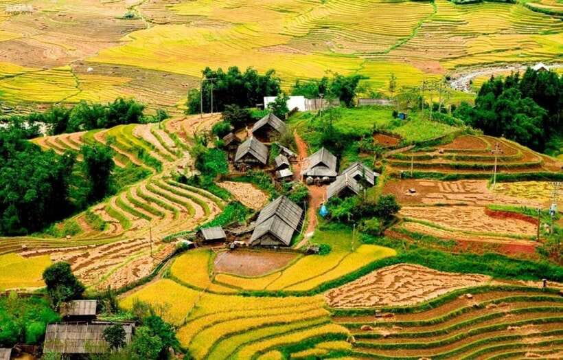 Sapa: Eco Adventure Terrace Fields and Local Villages Trek - Clothing, craft, and Hmong daily life