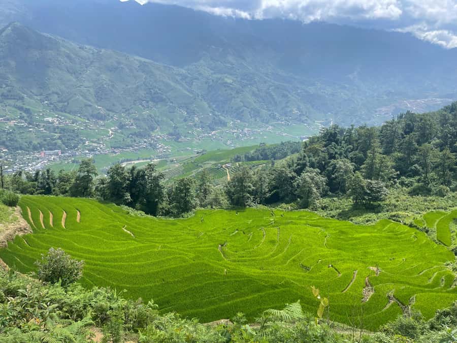 Sapa: Muong Hoa Valley View & Villages Trek with Local Guide - Down to Hang Da by mountain paths