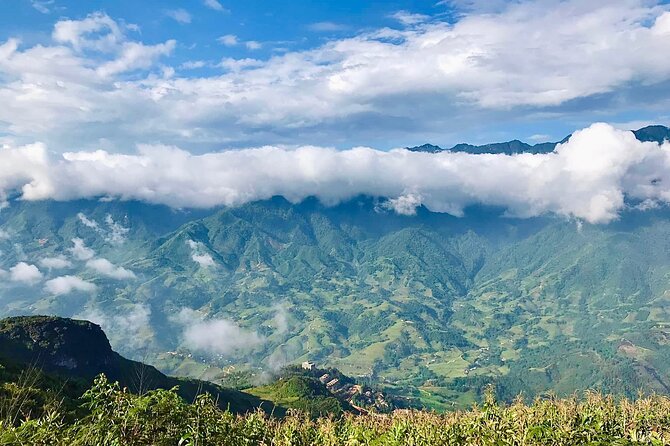 Sapa The Hidden Trail Trek 1 Day - Mountain & Rice Valley - Lunch before the bamboo forest descent