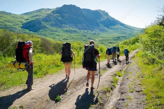 Sapa Trekking Tour 2 Days 1 Night By Bus - Guide quality, meals, and the small group format