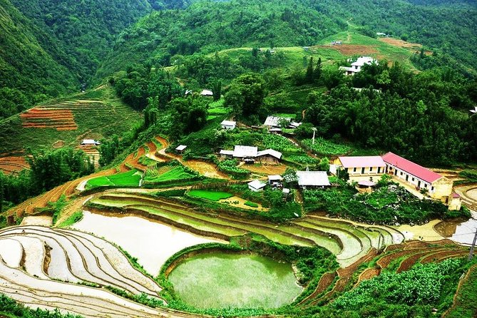 Sapa Trekking Tours - 2 Days 1 Night Stay At Homestay - Day one: Cat Cat Village and the first mountain walk