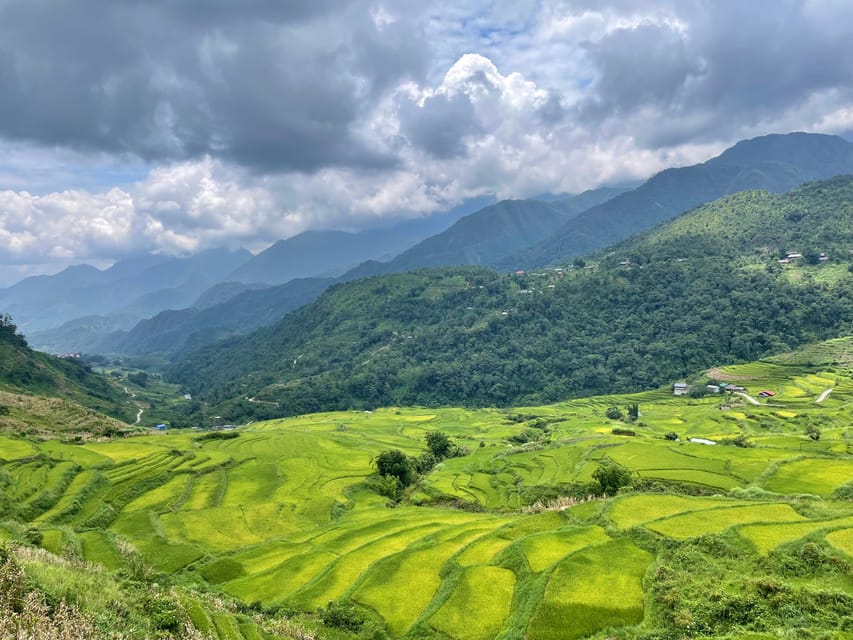 Sapa Trekking - Waterfalls And H'mong Villages - Who will get the most from this Sapa outing