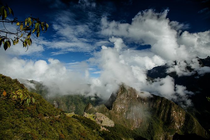 Short Inca trail to MachuPicchu || 2days - 1nigth || - Aguas Calientes and the overnight question
