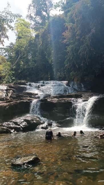 Sinharaja Rainforest: Tour with 5 Waterfalls Trek - Lunch in a village restaurant