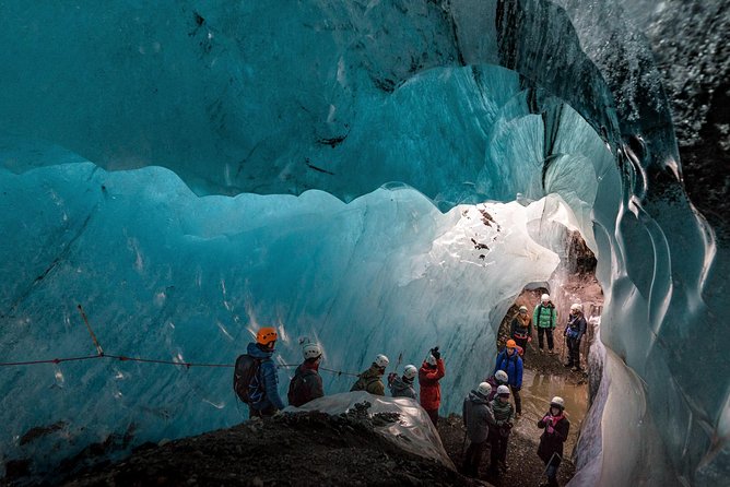 Skaftafell: Blue Ice Cave & Glacier Hike on Vatnajökull - Entering the naturally formed blue ice cave