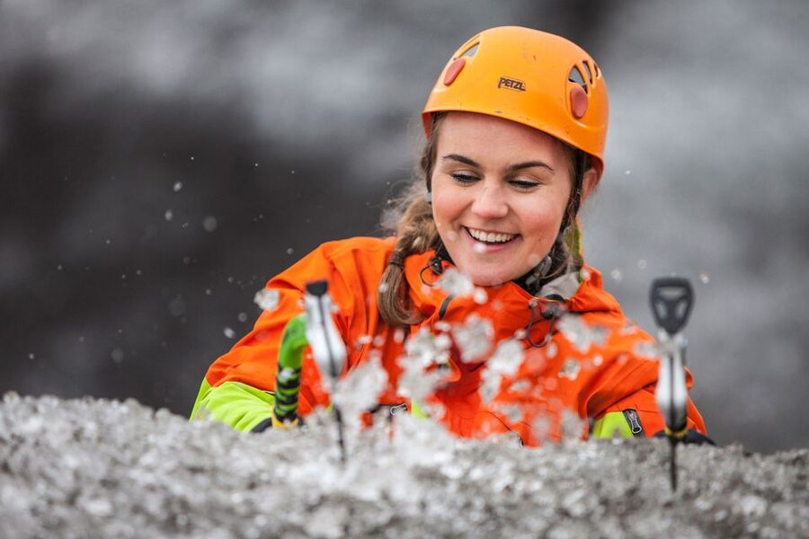 Skaftafell: Glacier Hike and Ice Climbing Guided Experience - Learning the basics of ice climbing