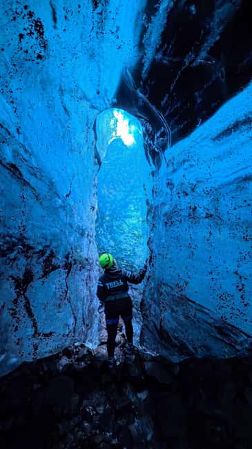 Sólheimajökull: Glacier Hike and Ice Cave Tour - Why Sólheimajökull makes a fine first glacier hike