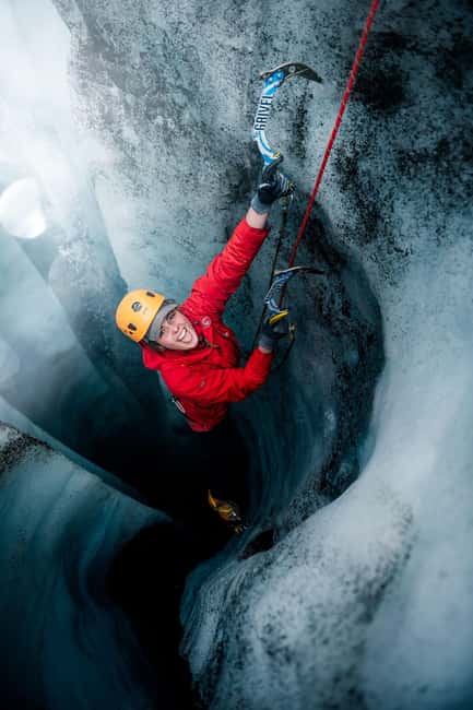 Sólheimajökull: Glacier Hike and Ice Climbing Tour - The ice-climbing lesson