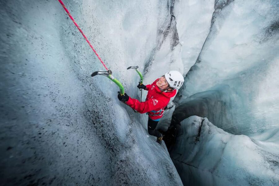 Sólheimajökull: Glacier Hike and Ice Climbing Tour - Getting to the Sólheimajökull parking lot