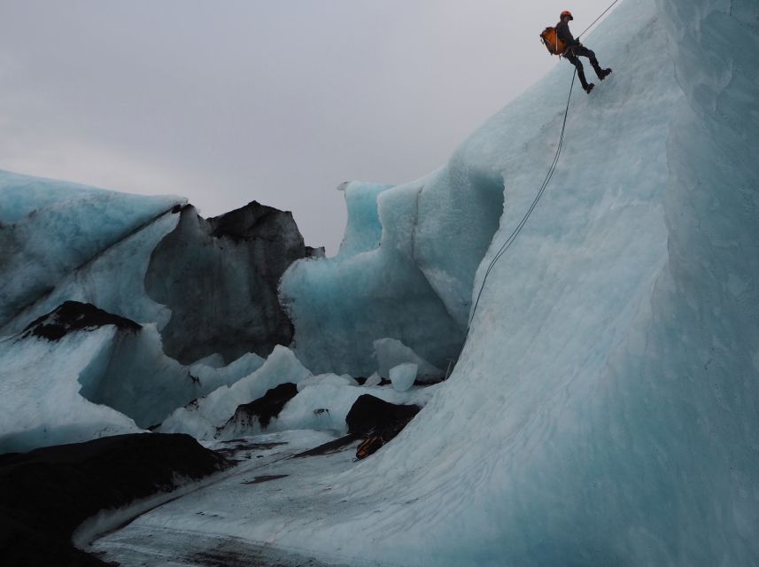 Sólheimajökull Ice Climb and Glacier Hike - Meeting your guide at the parking lot